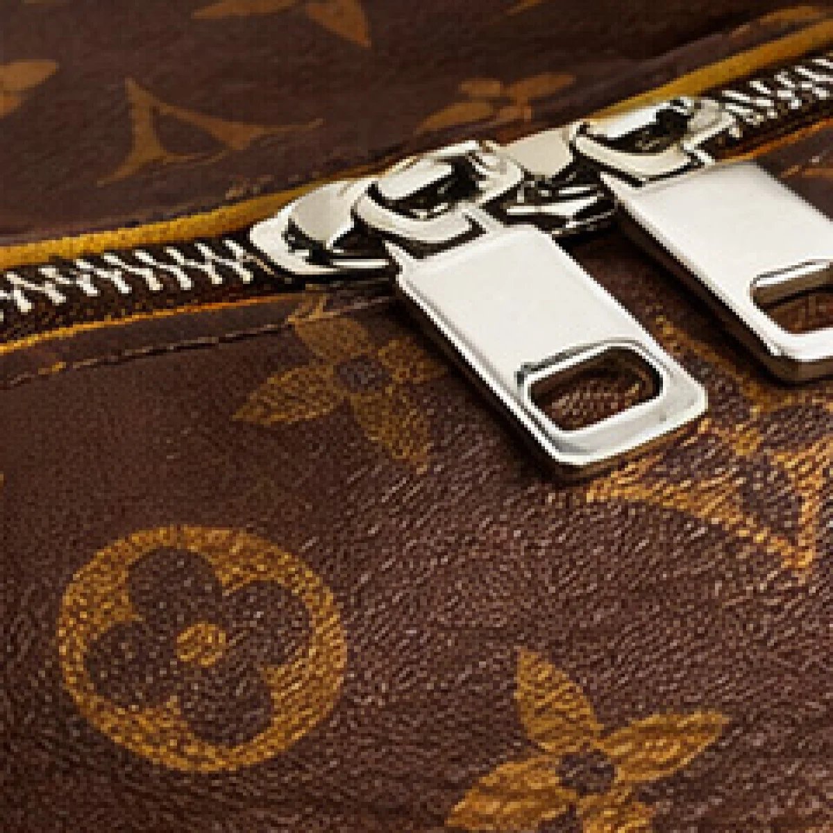 Louis Vuitton Keepall Bandoulière Monogram Travel Bag - صورة 8