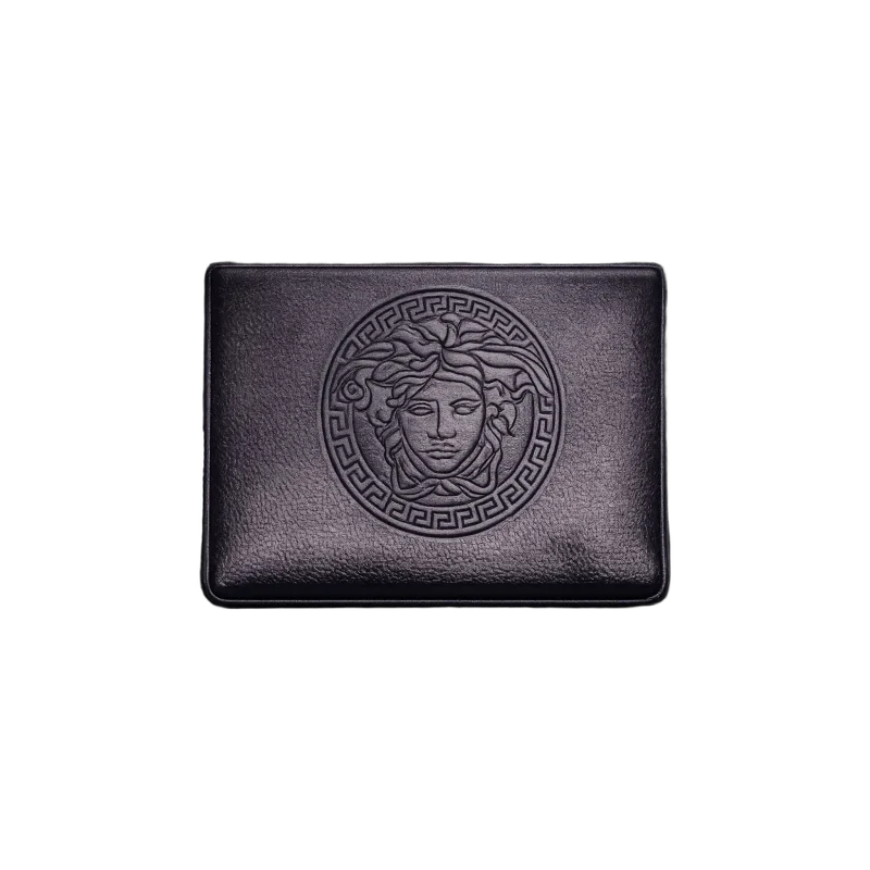 Versano Medusa Milano – Medusa Heritage Embossed Leather Zip Clutch – Black Edition | تصميم فاخر مستوحى | باقر ستور العراق