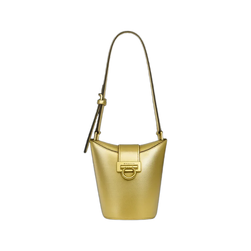 Salvatore Ferragamo Gancini Bucket Shoulder Bag | تصميم فاخر مستوحى | باقر ستور العراق
