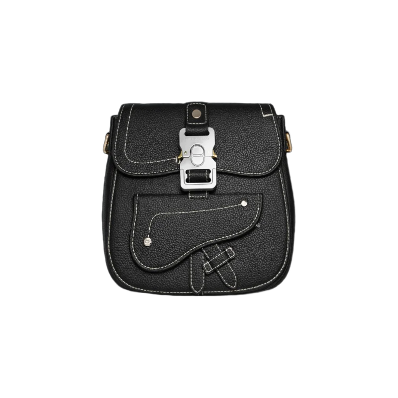 Saddle Messenger Bag – Black Grained Leather | تصميم فاخر كلاسيكي | باقر ستور العراق